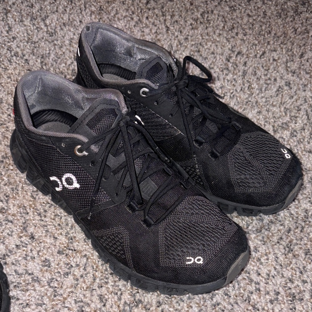 On Cloud Running Women’s Athletic Shoes
